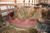 Round Bale Feeder With Metal Skirt