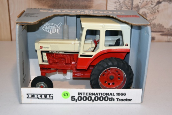 Ertl International 1066 5 Millionth Tractor, Special Edition, August 1990, 1/16th Scale, With Box
