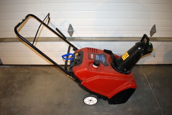 Toro Powerclear 163CC 4 Cycle Gas Powered Snowblower, Model 621R, 21" Width, Runs, Pickup Only