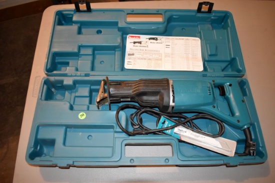 Makita Model JR3000V Sawzall With Hardcase, Works