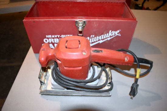 Milwaukee 5 Amp Corded Orbital Sander, Works, Metal Case