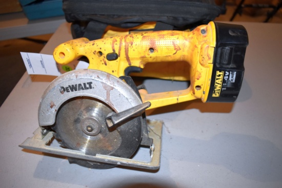 Dewalt Model DW935 3/8" Cordless Trim Saw, Dewalt Soft Bag, 1 Battery, No Charger, Works