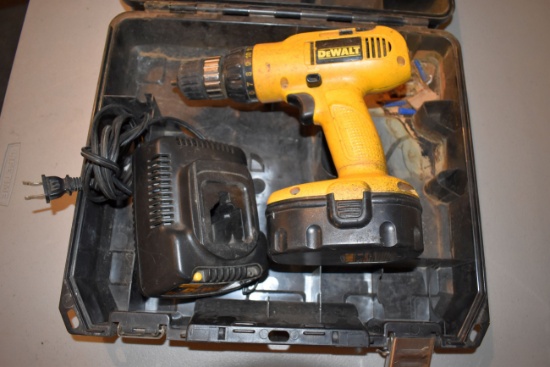 Dewalt Model DW958 3/8" Cordless Drill, 18 Volt Battery, Charger