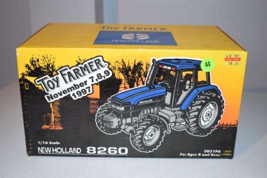 Ertl 1997 Toy Farmer, New Holland 8260, 1/16 Scale, With Box