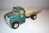 1960s Ertl International Loadstar With Tilt Bed, Cracked Windshield