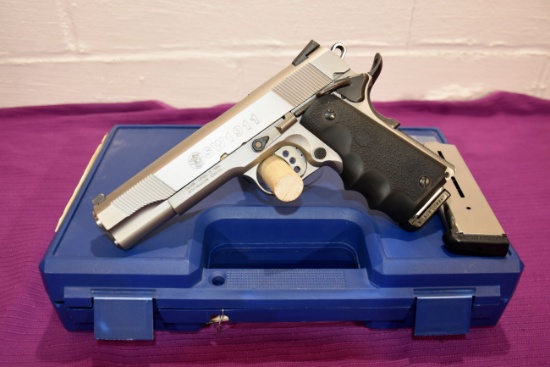 Smith And Wesson SW1911 Semi Automatic Pistol, 45 Auto, SN: JRD4616, With Hardcase, 2 Magazines