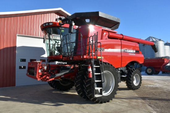 2010 Case IH 7120 AFS Combine, 1,882 Engine Hours, 1,464 Sep. Hours, 20.8R42 Duals 95%, AFS Pro-600