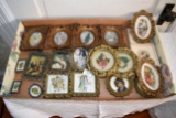 (22) Small Victorian Style All In Frames