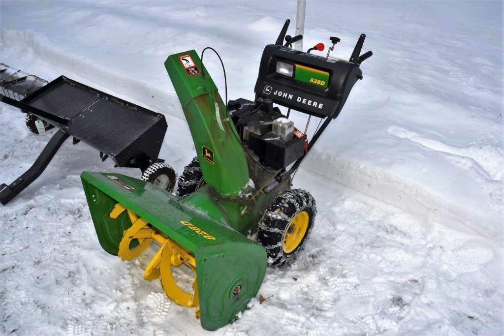 John Deere 828D Snowblower Electric Start, Tecumseh Motor,, 48 OFF