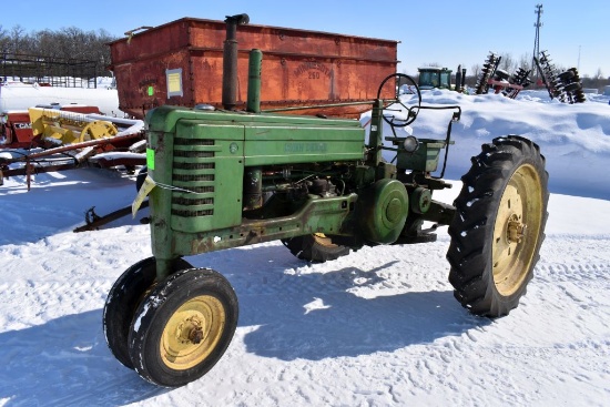 1952 John Deere B Tractor, Narrow Front, Electric