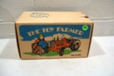 Toy Farmer 1989 Allis Chalmers D19 Tractor With Box