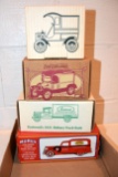 (4) Ertl And Eastwood Bank Cars