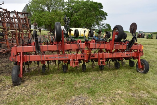 Case IH 183 Row Crop Cultivator, 3pt, 12Row 30”, Hydraulic Flat fold, Rolling Shields, Gauge Wheels,