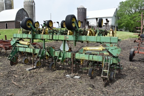John Deere 85 Row Crop Cultivator, 3pt, 12Row 30”, Rolling Shields, Guage Wheels, Hydraulic Flat Fol
