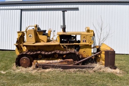 IHC TD20 Crawler Dozer, 10’ Dozer Blade, 22” Pads, Rear Wench, Rear Draw Bar, 9,563 Hours, Very Good