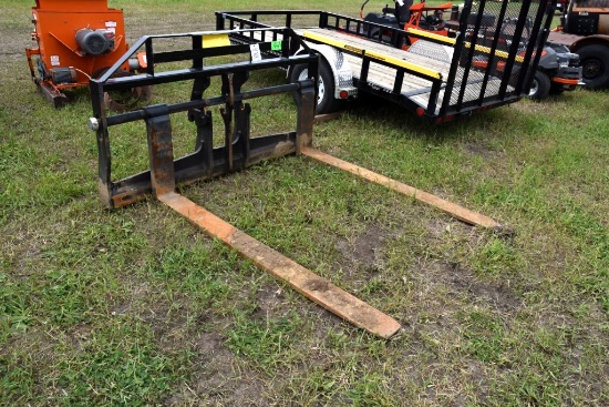 Heavy Duty Pallet Forks With Telehandler Hookups,