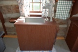 Pine Sink With Pump