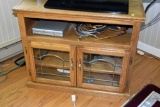 Oak Entertainment Stand, PICK UP ONLY,SEE DATES/TIMES ABOVE IN NOTES, NO SHIPPING AVAILABLE FOR THIS