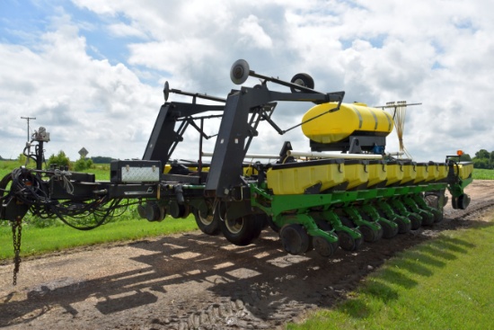 Friesen Planter Bar With John Deere Units, 24 Row 22”, Liquid Fertilizer, 500 Gallon Poly Tank, 3 Bu