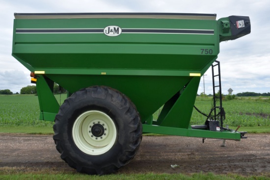 J&M 750 Corner Auger  Grain Cart, 1000 PTO, 30.5L32 Tires, Auger & Tank Camera, Digi Star Scale