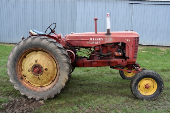 1953 Massey Harris 33 Gas Tractor, 12x28 Tires, Fenders, 3pt, PTO, W/F, Hydraulic, Clutch Is Sticky,