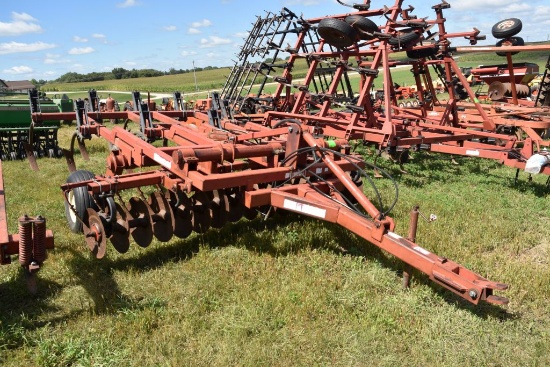 Kewanee 295 Disc Chisel, 9 Shank, 11.5’, Rock Flex Single Disc Front,