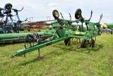 John Deere 680 Chisel Plow, 21 Shank, 21', Gauge