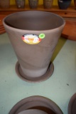 1 Spang Terracotta 9.5 Inch Pot With Saucer