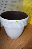 (6) 13 Inch Plastic Pots, Selling 6 X $