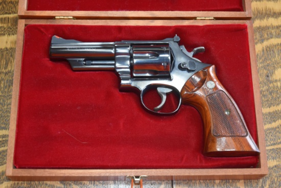 Smith & Wesson 44 Magnum, Model 29-2, 6 Shot Revolver, 4'' Barrel, SN:N142763, With Hardcase