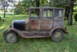 1920s Model T, 4 Door, Poor Top, Motor Is Free, Non Running, No Title, Poor Interior, Broken Front G