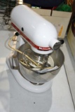 Kitchen Aid Mixer, SS Speed Control, Bowl, Dough Attachments