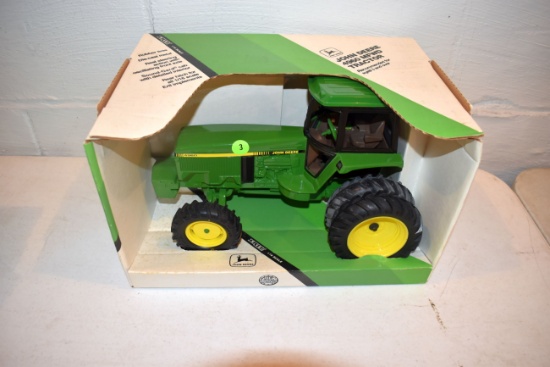 Ertl John Deere 4960 MFWD Tractor, 1/16th Scale With Box