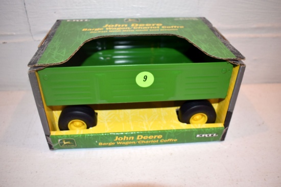 Ertl John Deere Barge Wagon, 1/16th Scale With Box