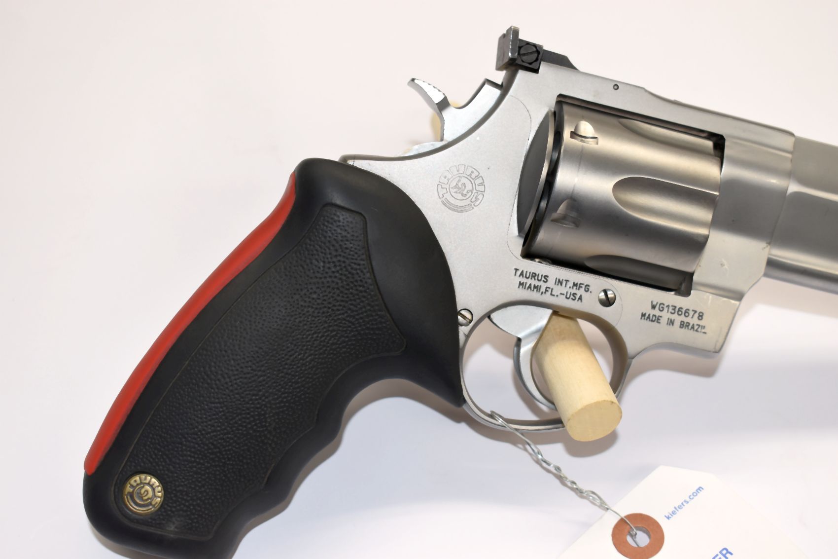 Taurus Raging Bull, 44 Magnum, Ported 8.5'' | Proxibid Taurus Raging Bull, 44 Magnum, Ported 8.5'' | Proxibid