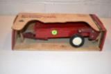 Ertl International Manure Spreader, Stock #492, 1/16th Scale With Box