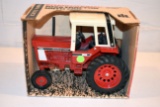 Ertl International 1066 Tractor With Cab, Stock #462, 1/16th Scale With Box