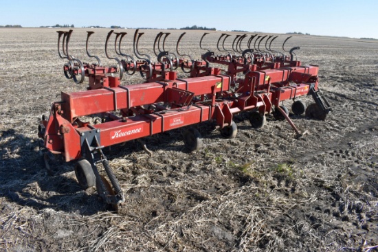 Kewanee 3200 Flat Fold Row Crop Cultivator, 12 Row 30", 3pt.