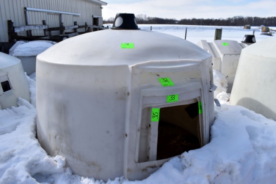 Poly Dome Calf Nursery With Buckets