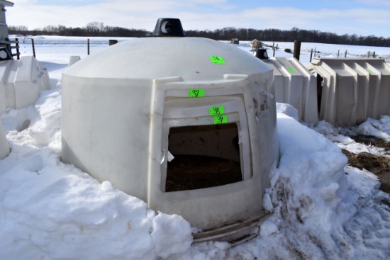 Poly Dome Calf Nursery With Buckets