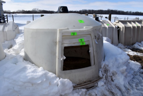 Poly Dome Calf Nursery With Buckets