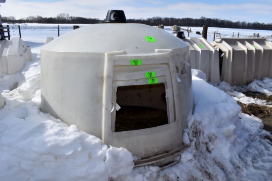 Poly Dome Calf Nursery With Buckets