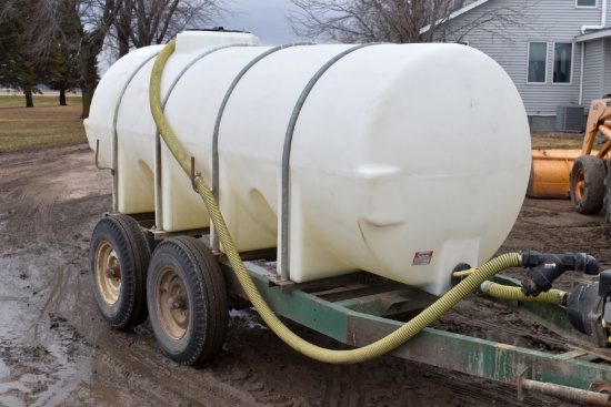 1,000 Gallon Poly Tank On Tandem Axle Trailer, B&S 9HP Motor & Pump, Banjo Fittings