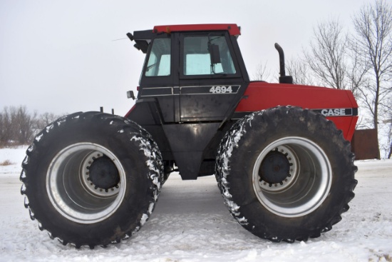 Case IH 4694 4WD, 20.8-38 Duals, 1000PTO, 3pt, 4hyd, 4,576 Actual Hours, Rock Box, 3/4 Power Shift,