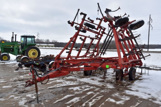 Case IH 4800 Field Cultivator, 30.5' 3 Bar Harrow