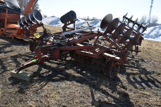 International 475 Tandem Disk, 21.5', Hydraulic W