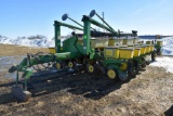 John Deere 7200 Conservation MaxEmerge 2 Planter