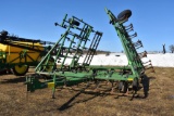John Deere 960 Field Cultivator, 36.5', 3 Bar Coi