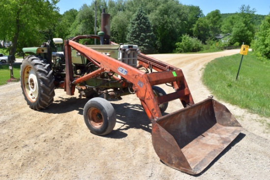 Oliver 1650 Gas Tractor, Wide Front, 15.5x38 Tires, 3pt., 540PTO, 2 Hydraulics, Square Fendes, 4,119