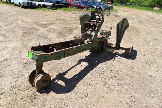 Oliver 880 Shell Parts Tractor, With Good Clam Shell Fenders